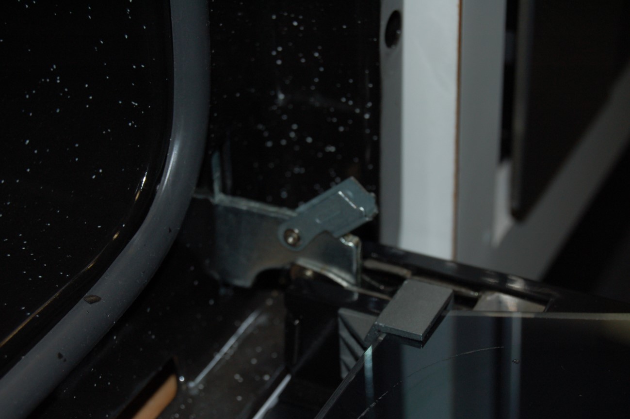 Oven door not closing correctly Euromaid